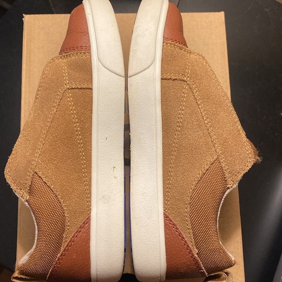 Boys UGG sneakers size 12-worn twice! - Picture 4 of 5